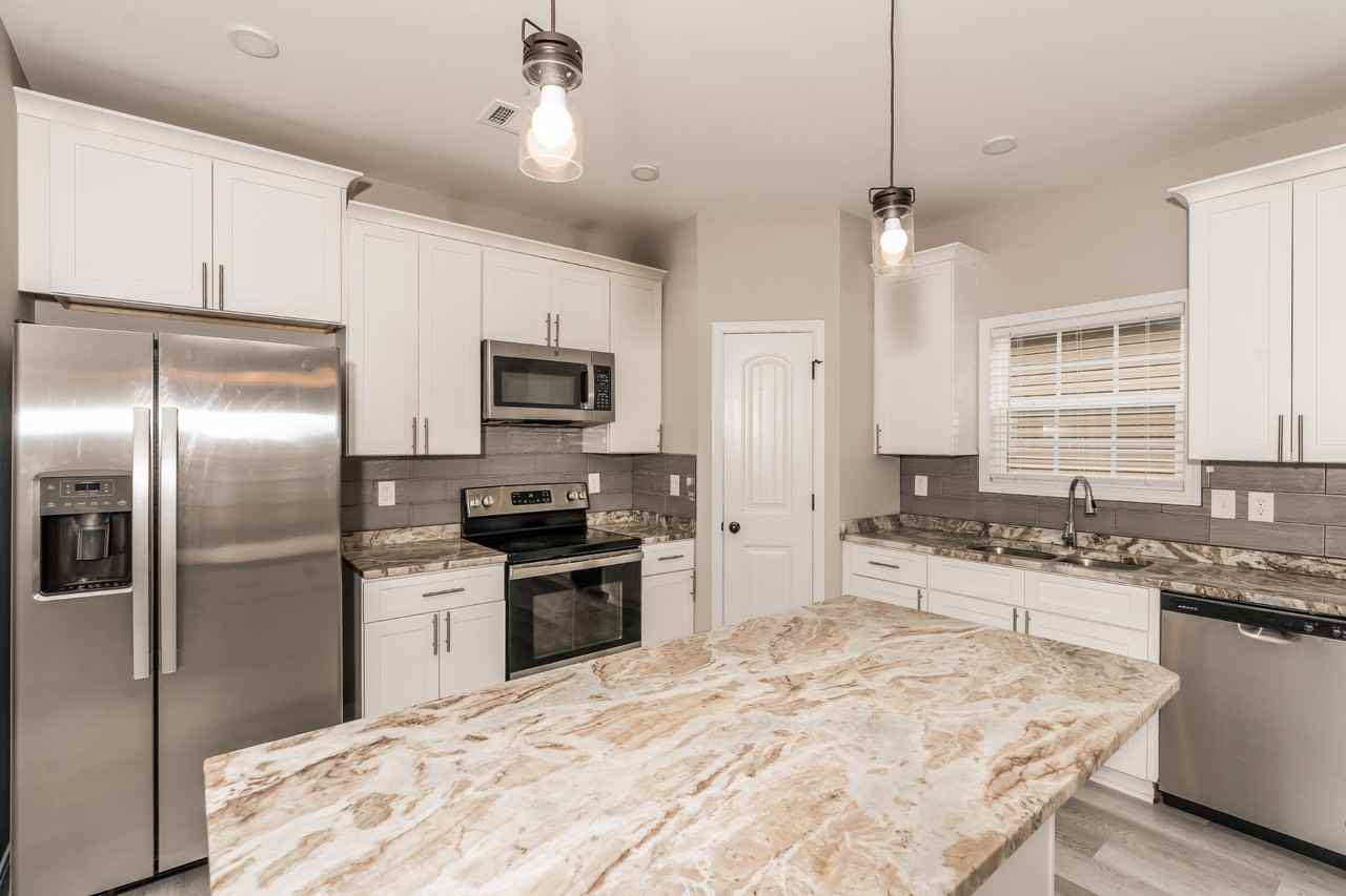 219 Beau Claire Cir - Photo 7 of 16