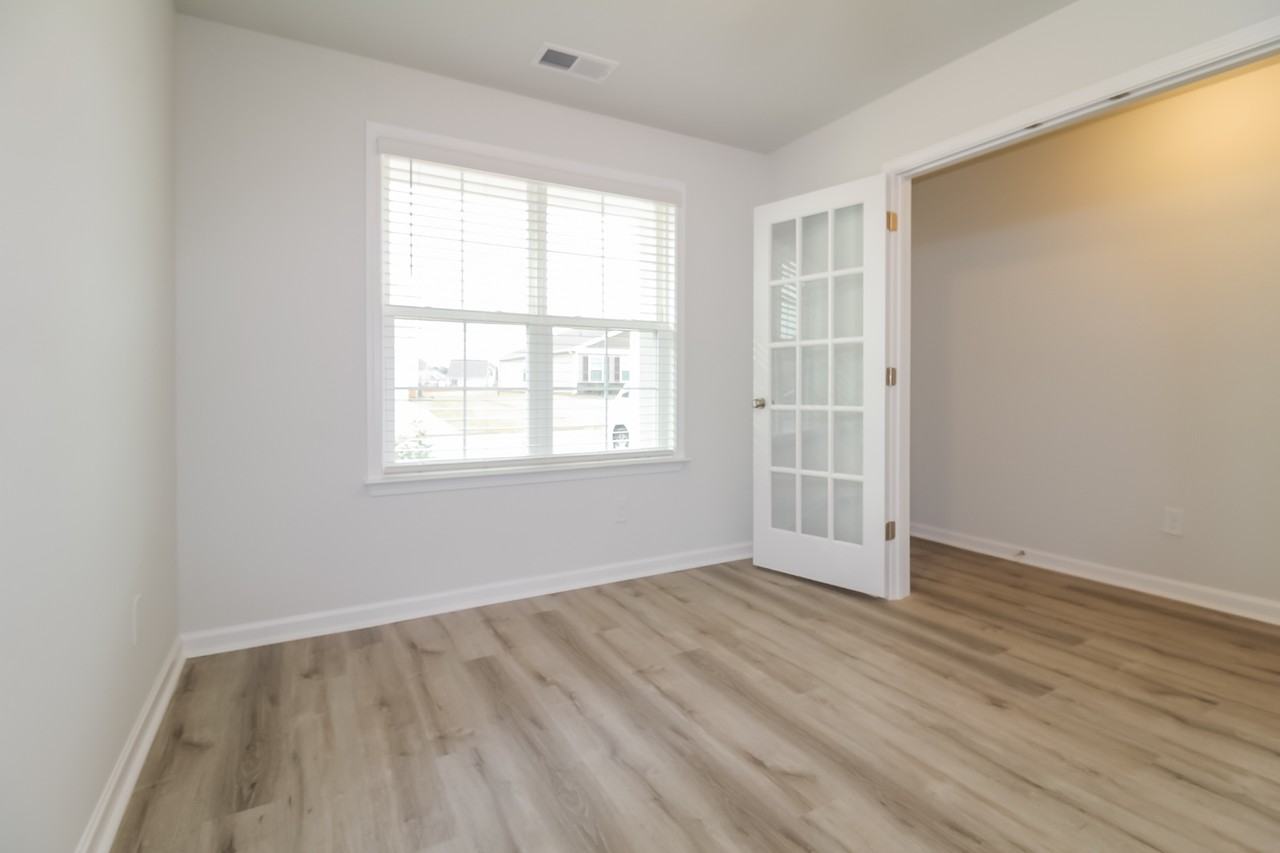 518 Whittier St - Photo 2 of 16