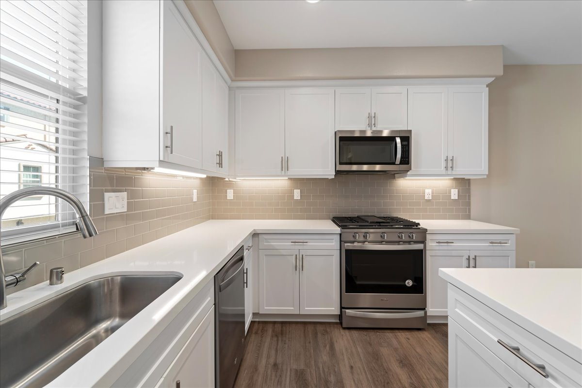 4358 Saint Cloud Way - Photo 3 of 23