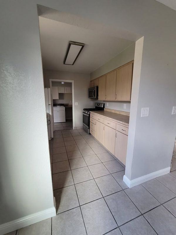 685 Las Tablas Rd - Photo 6 of 13