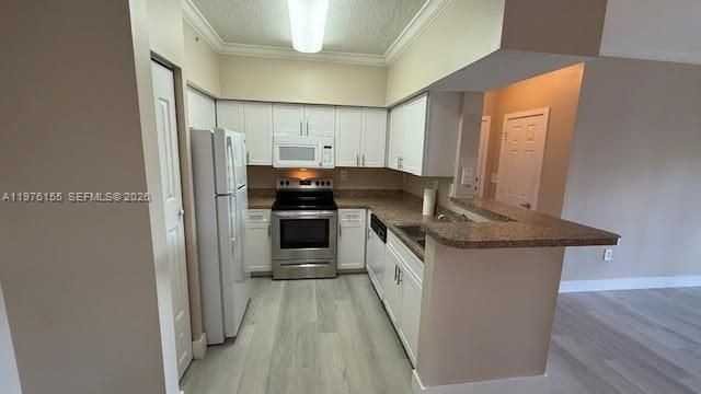 101 Sw 117th Ave - Photo 3 of 11