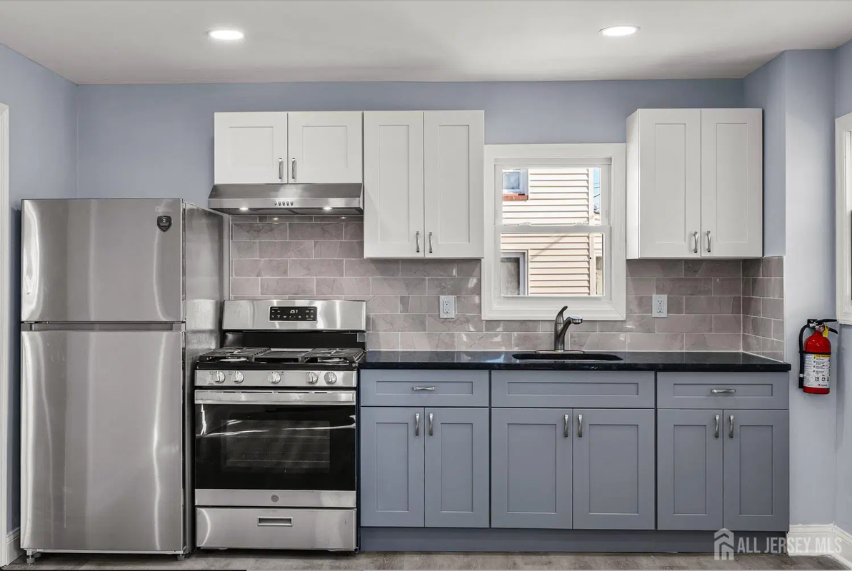 29 Levinson Ave - Photo 5 of 13