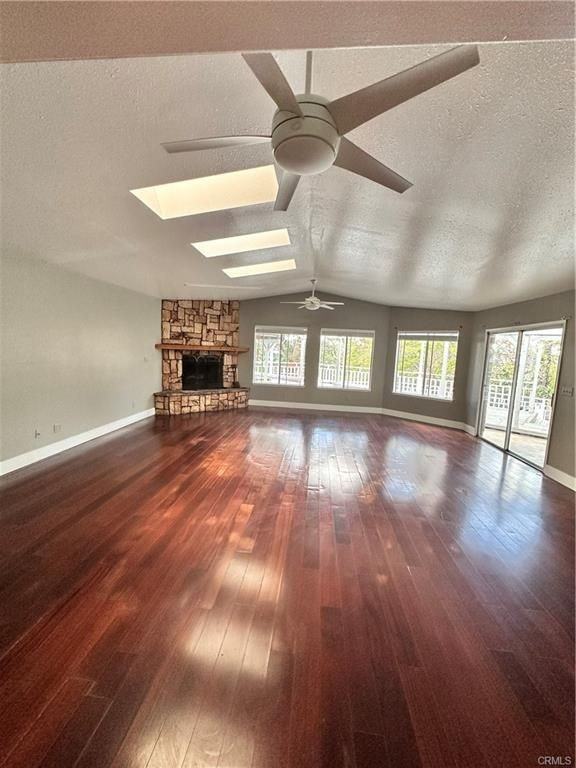 2415 Mercedes Ave - Photo 4 of 7