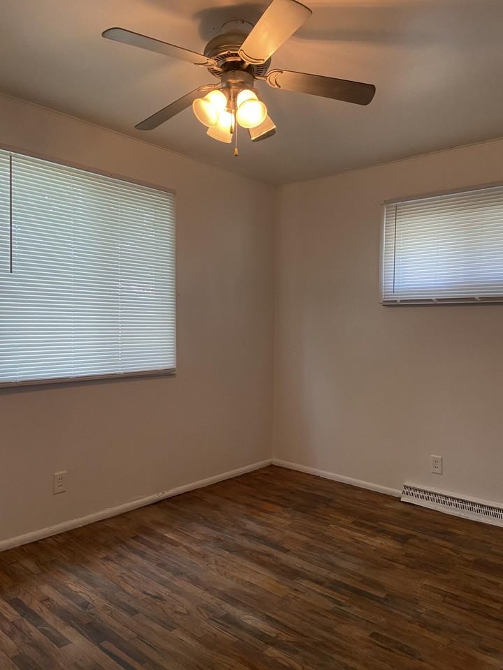 1217 W Bradley Ave - Photo 3 of 7