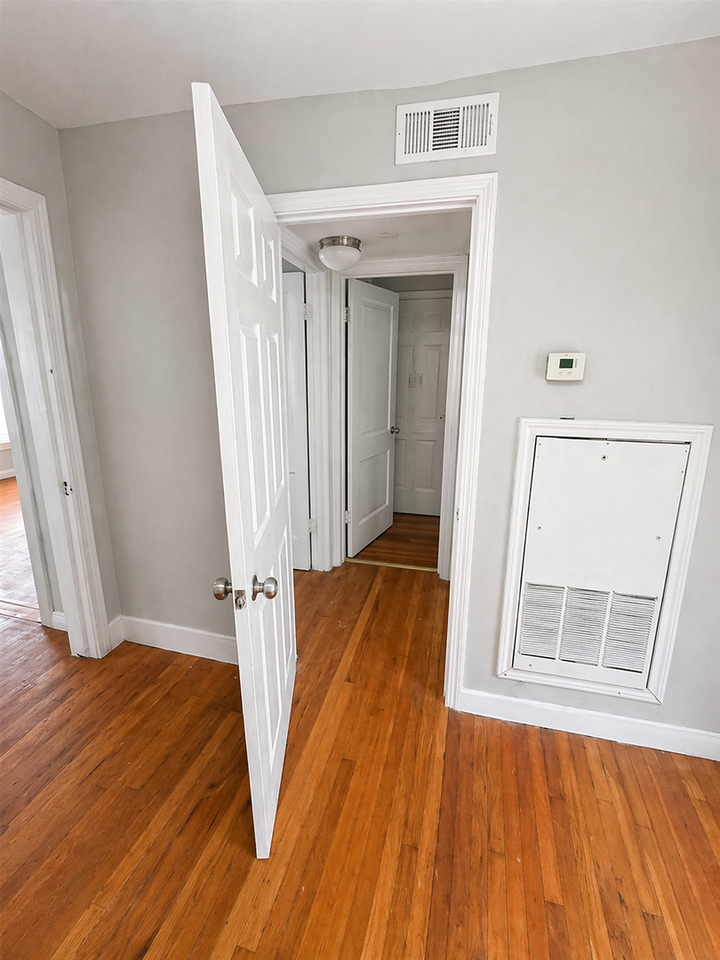 UNIVERSITY PARK APARTMENTS - Photo 7 of 20