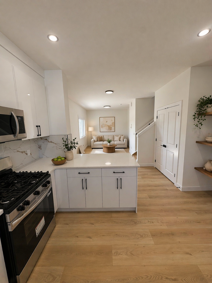 Britannia Youngstown – 15906 106A Ave - Photo 7 of 15