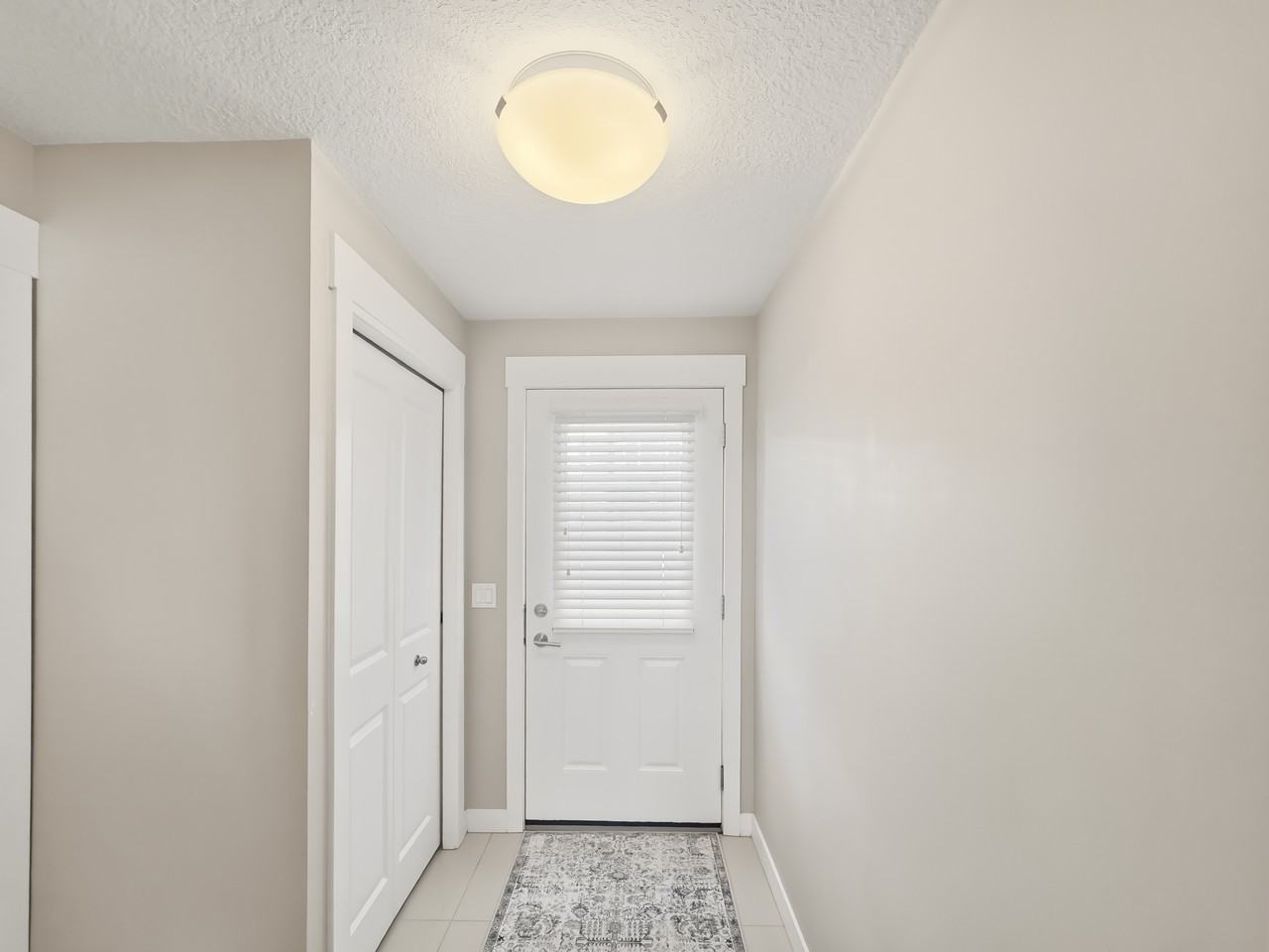 5305 32 Avenue Southwest - 1104 - Photo 2 of 29