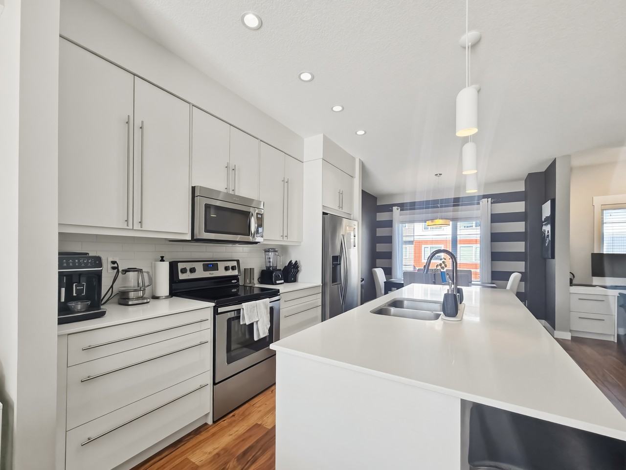 5305 32 Avenue Southwest - 1104 - Photo 7 of 29