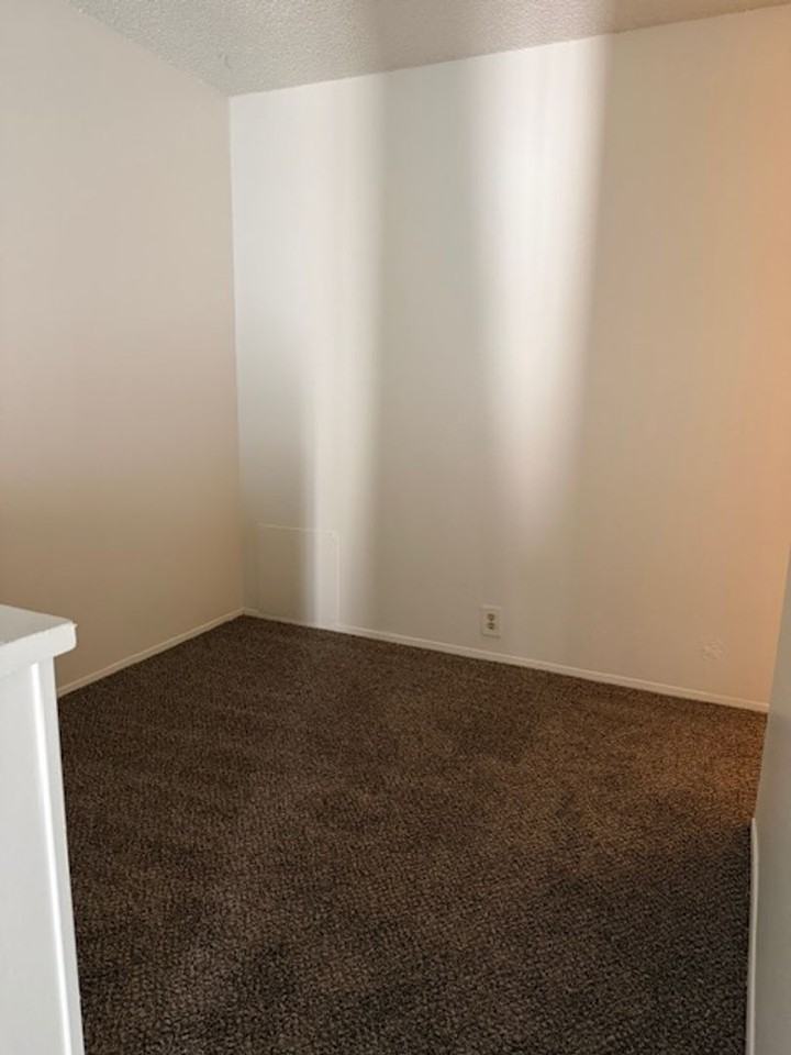 4171 California Ave #13 - Photo 7 of 10