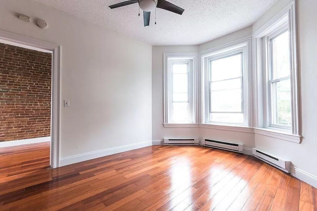 320 Warren St #2 - Photo 4 of 29