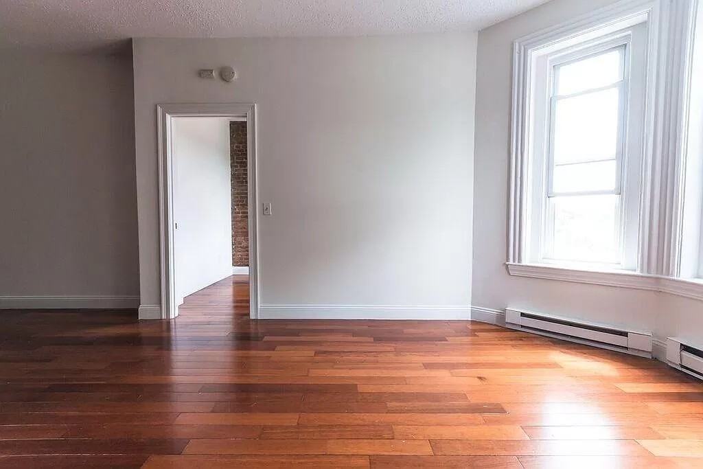 320 Warren St #2 - Photo 5 of 29