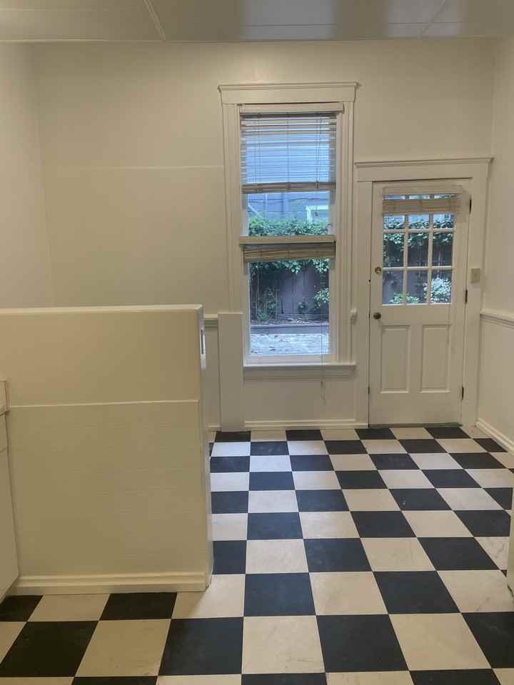 2816 Jackson St - Photo 4 of 11