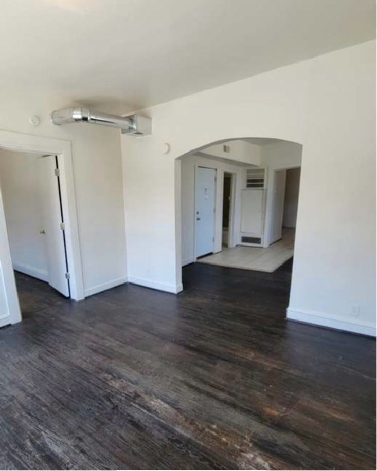 5742 W Chicago Ave - Photo 2 of 11