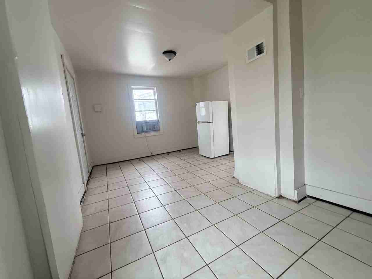 5742 W Chicago Ave - Photo 7 of 11