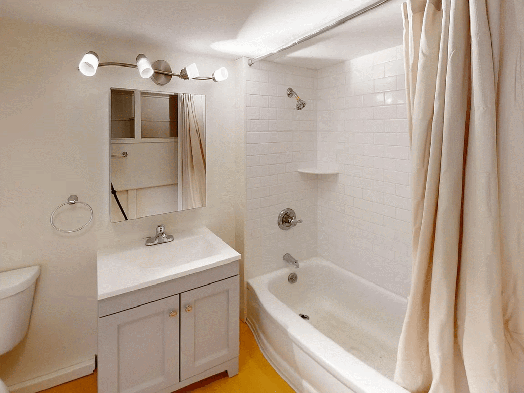 179 Bank Street Ext #2UPSTAIRS - Photo 5 of 6