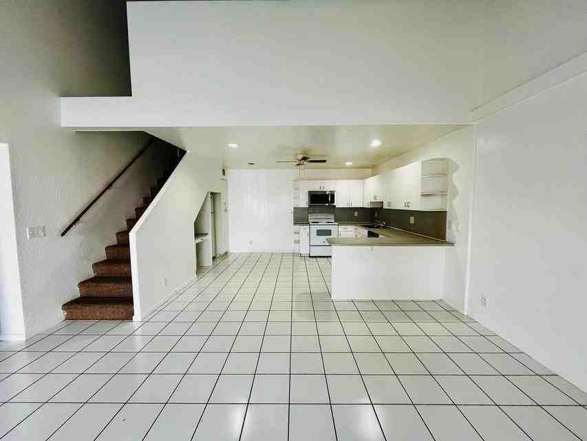 13707 Yarmouth Ct #13707 - Photo 2 of 9