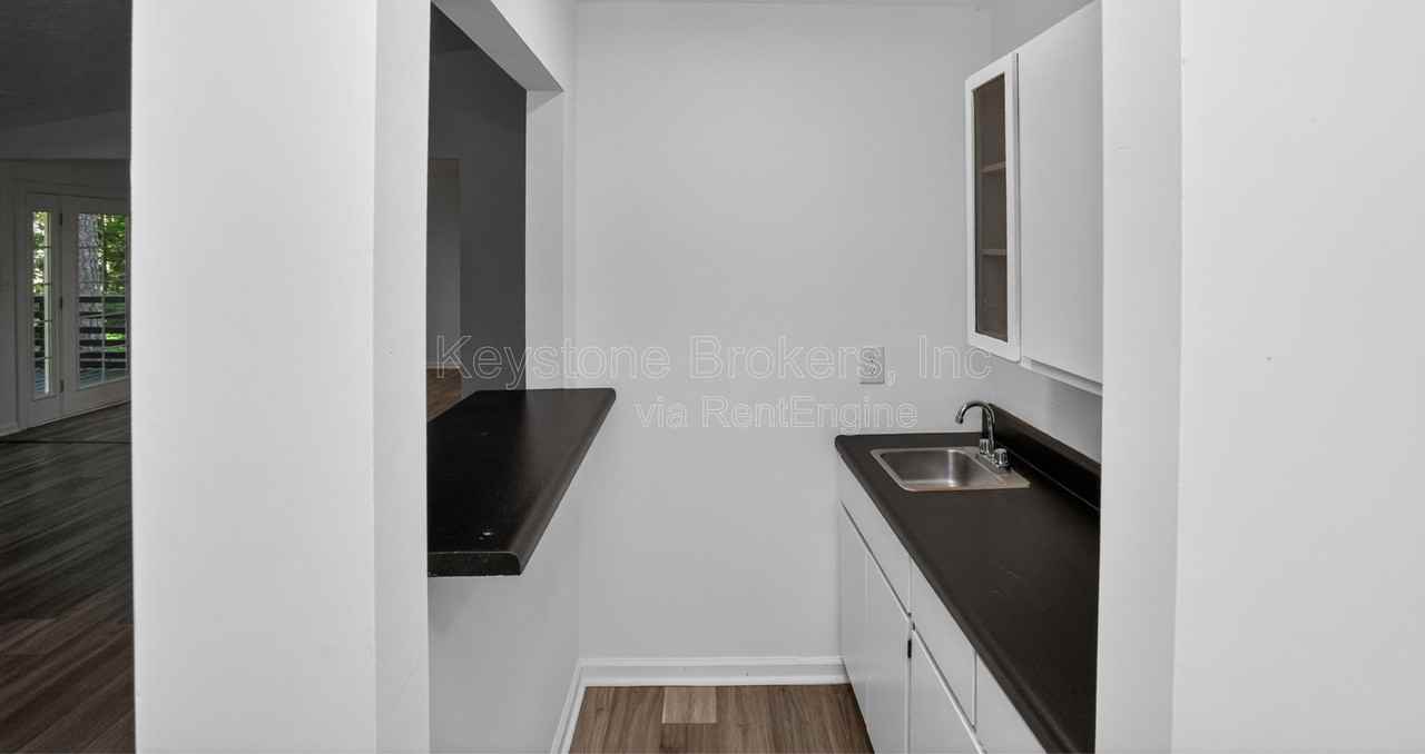 3208 Berrong Way - Photo 5 of 10