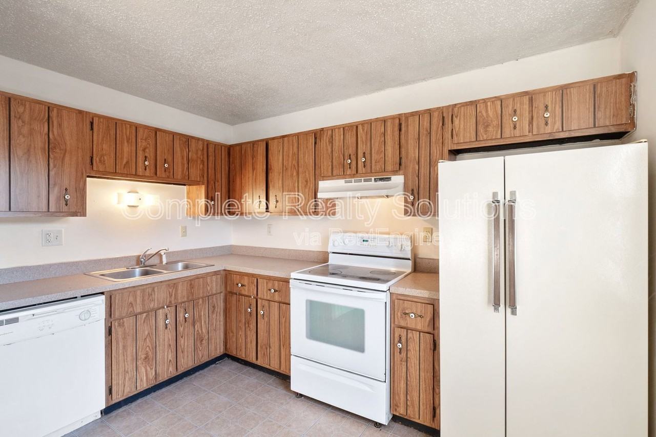 337 Mount Everest Dr - Photo 7 of 30