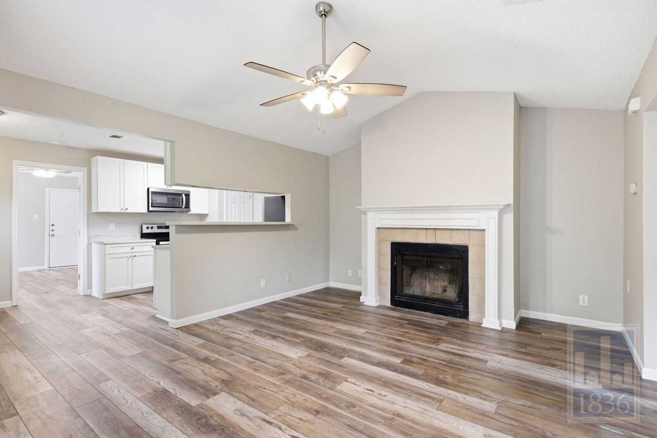 13305 Waverly Ct #A - Photo 4 of 50