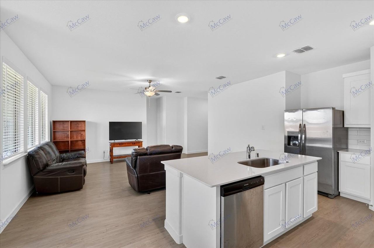 1306 Eclipse Ln - Photo 5 of 19