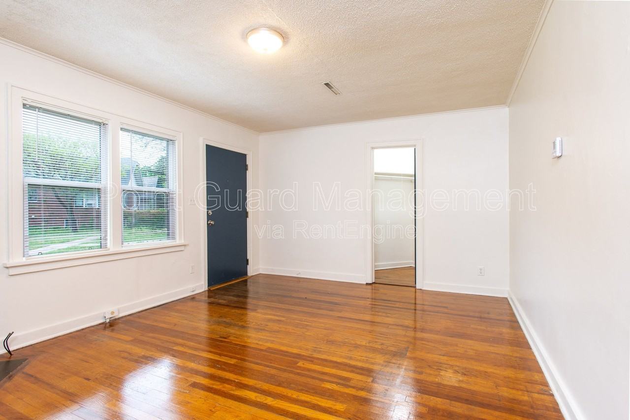 621 N Broadview St #613 - Photo 3 of 19