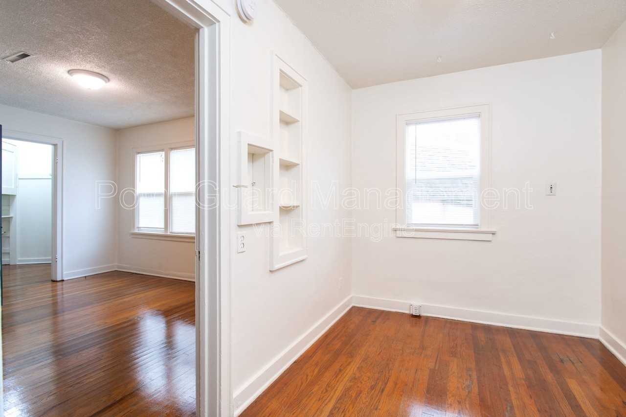 621 N Broadview St #613 - Photo 5 of 19