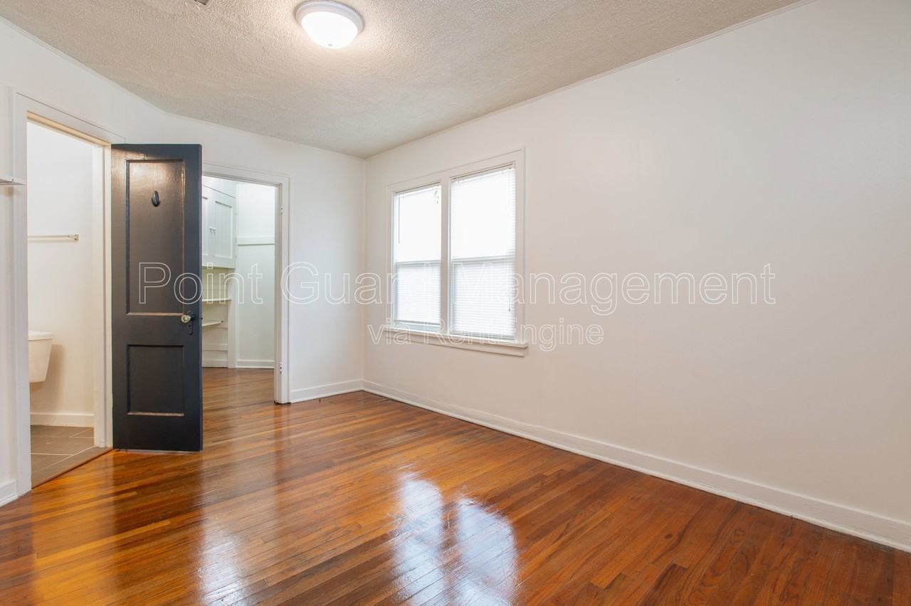 621 N Broadview St #613 - Photo 7 of 19