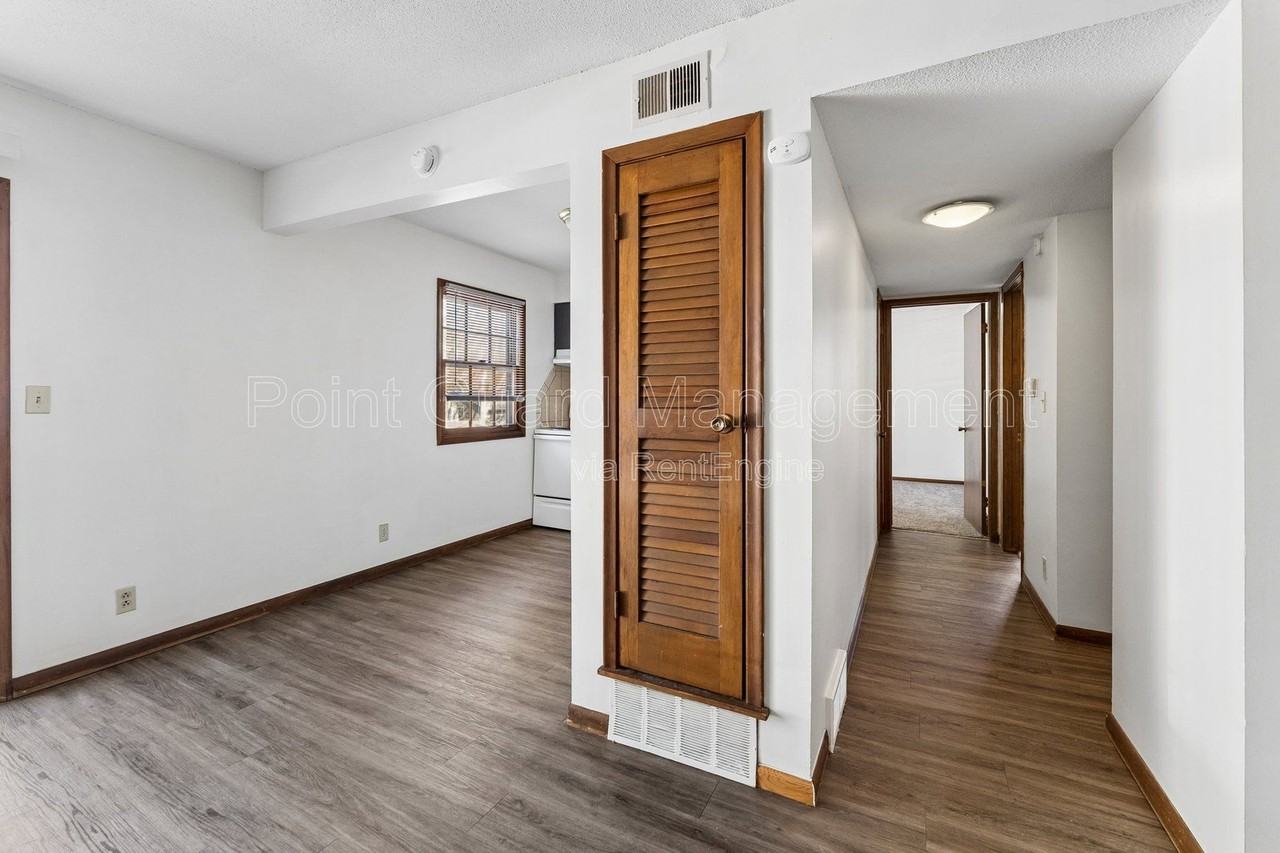 2922 N 54th St #7 - Photo 6 of 19