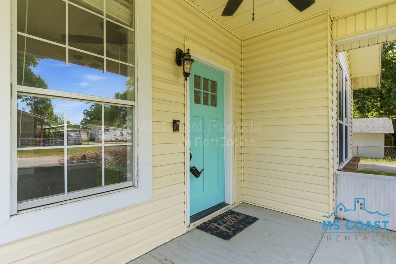 4319 Lewis St - Photo 3 of 25