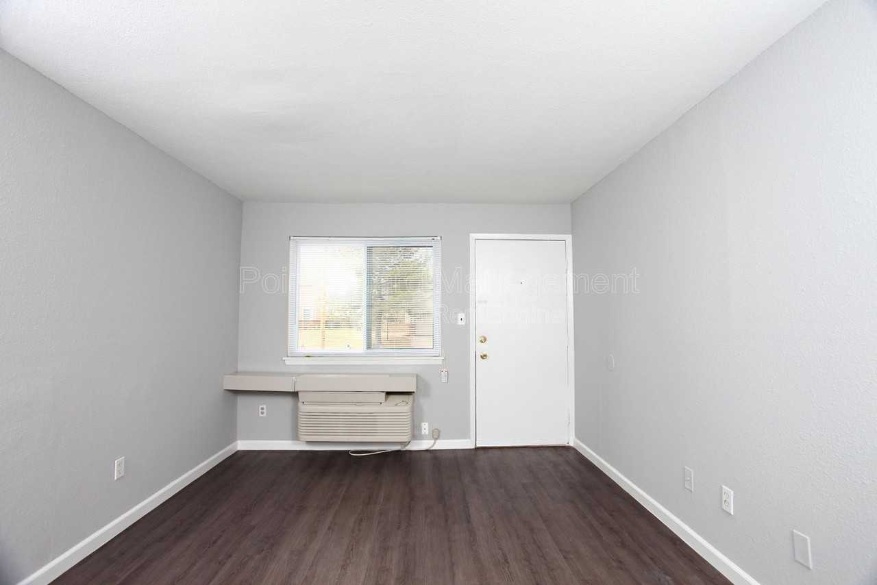 1212 S Longfellow St #304 - Photo 3 of 10