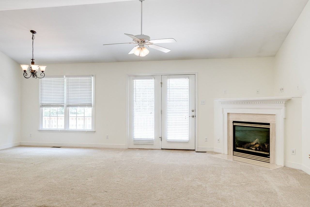 1913 Castle Glen Dr - Photo 5 of 29