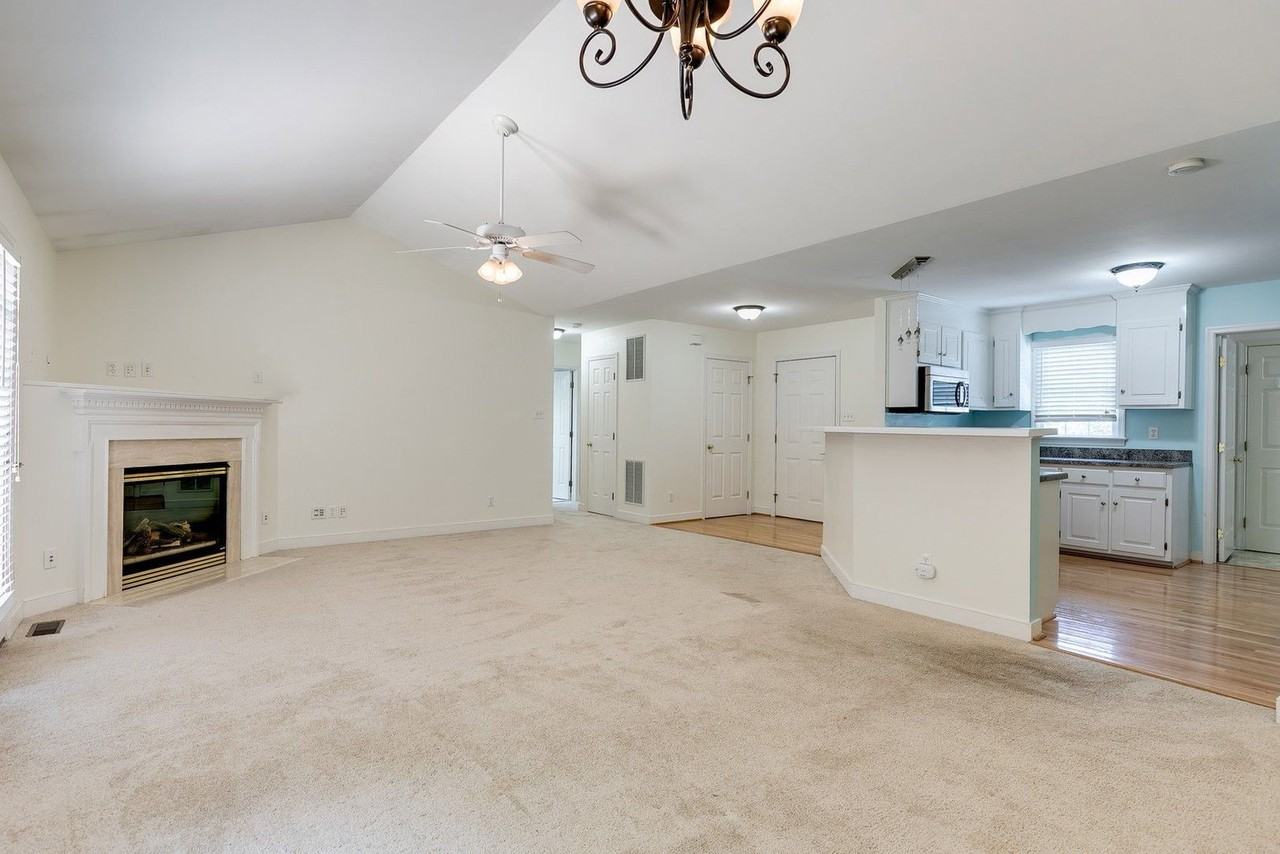 1913 Castle Glen Dr - Photo 6 of 29