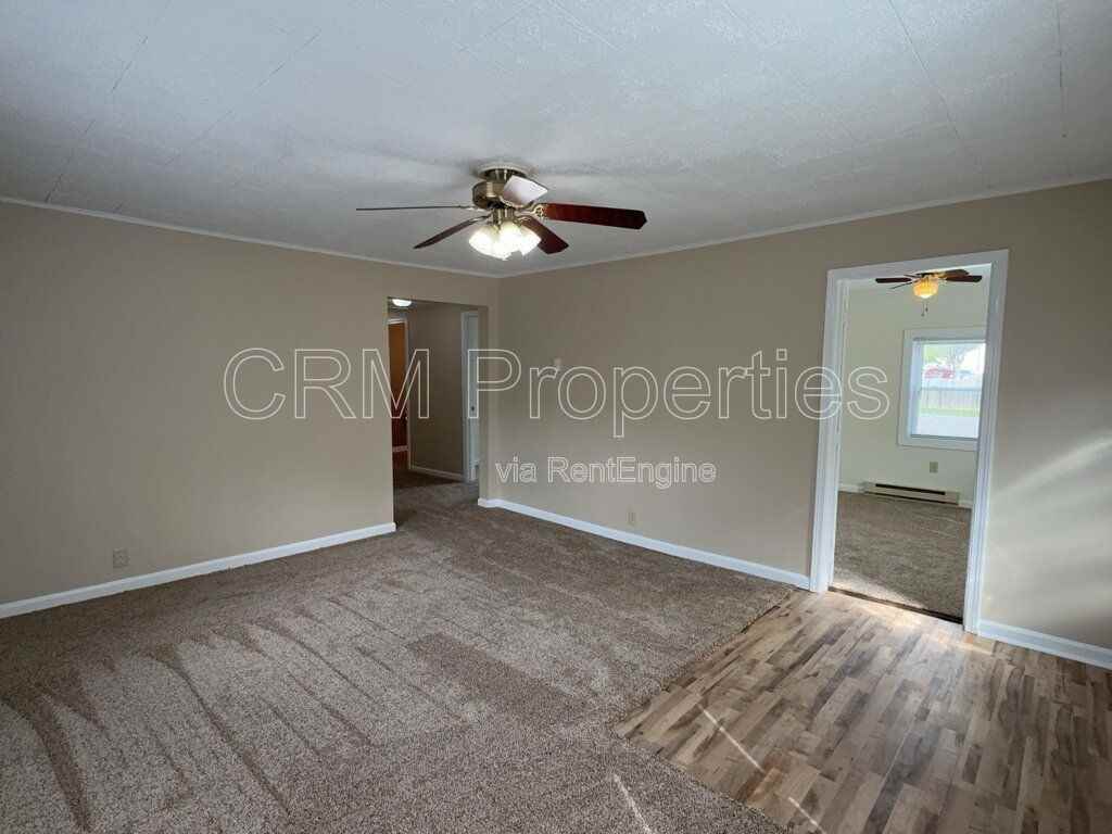 823 N Western Ave - Photo 3 of 17