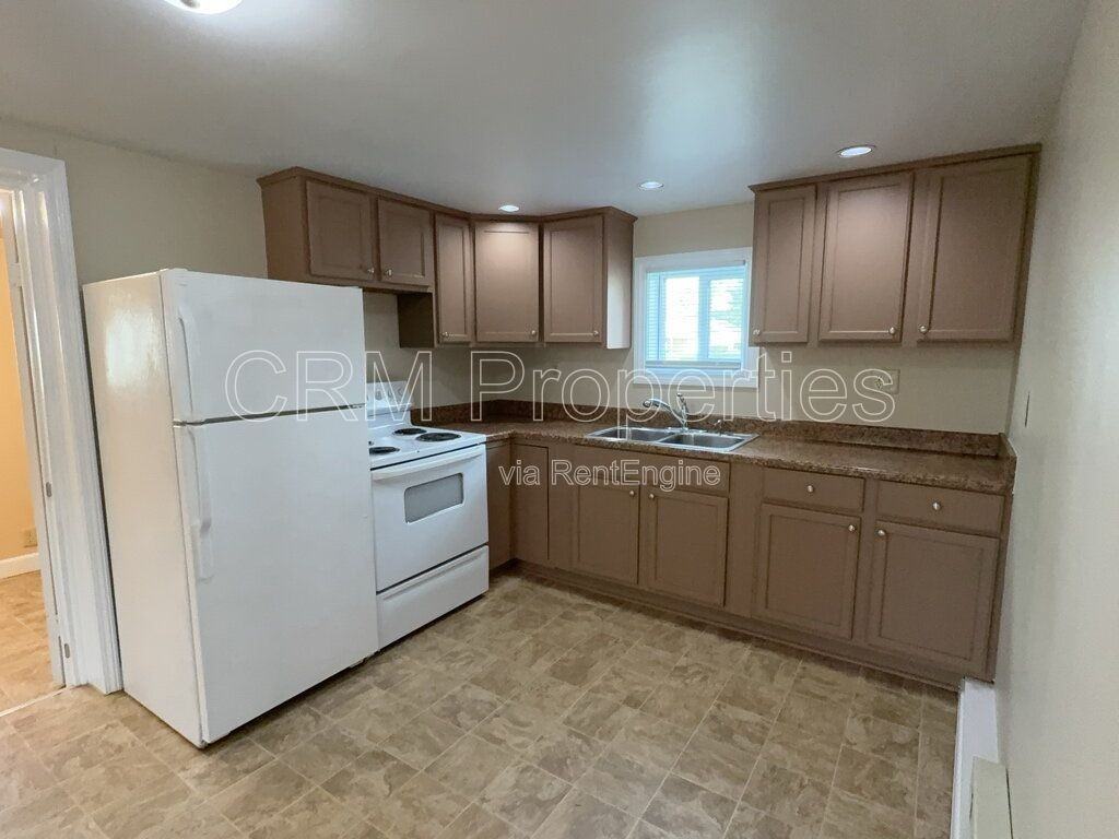 823 N Western Ave - Photo 5 of 17