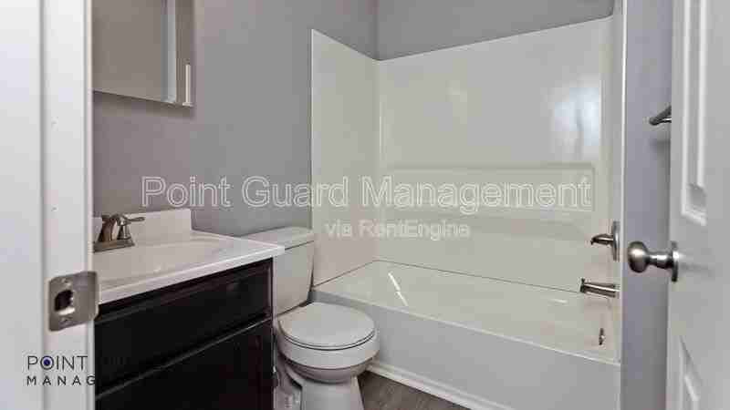 2110 E 16th St N #201 - Photo 7 of 10