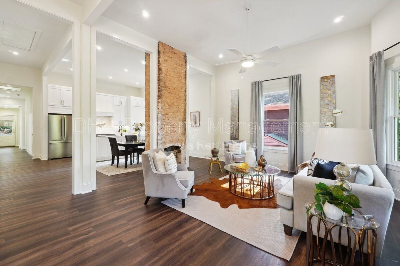 738 Highland Ave Ne - Photo 4 of 32