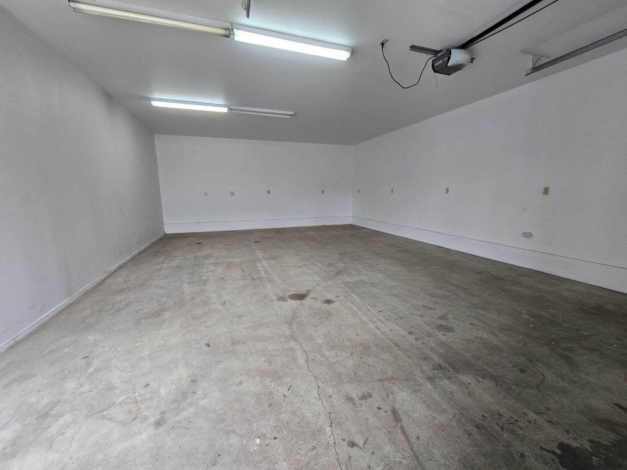 2037 Ne Stephens St - Photo 3 of 23