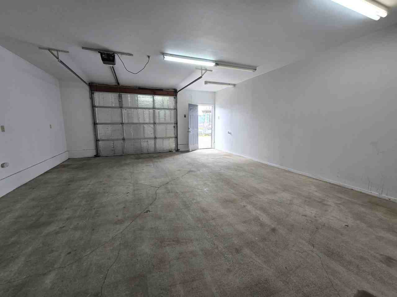 2037 Ne Stephens St - Photo 4 of 23