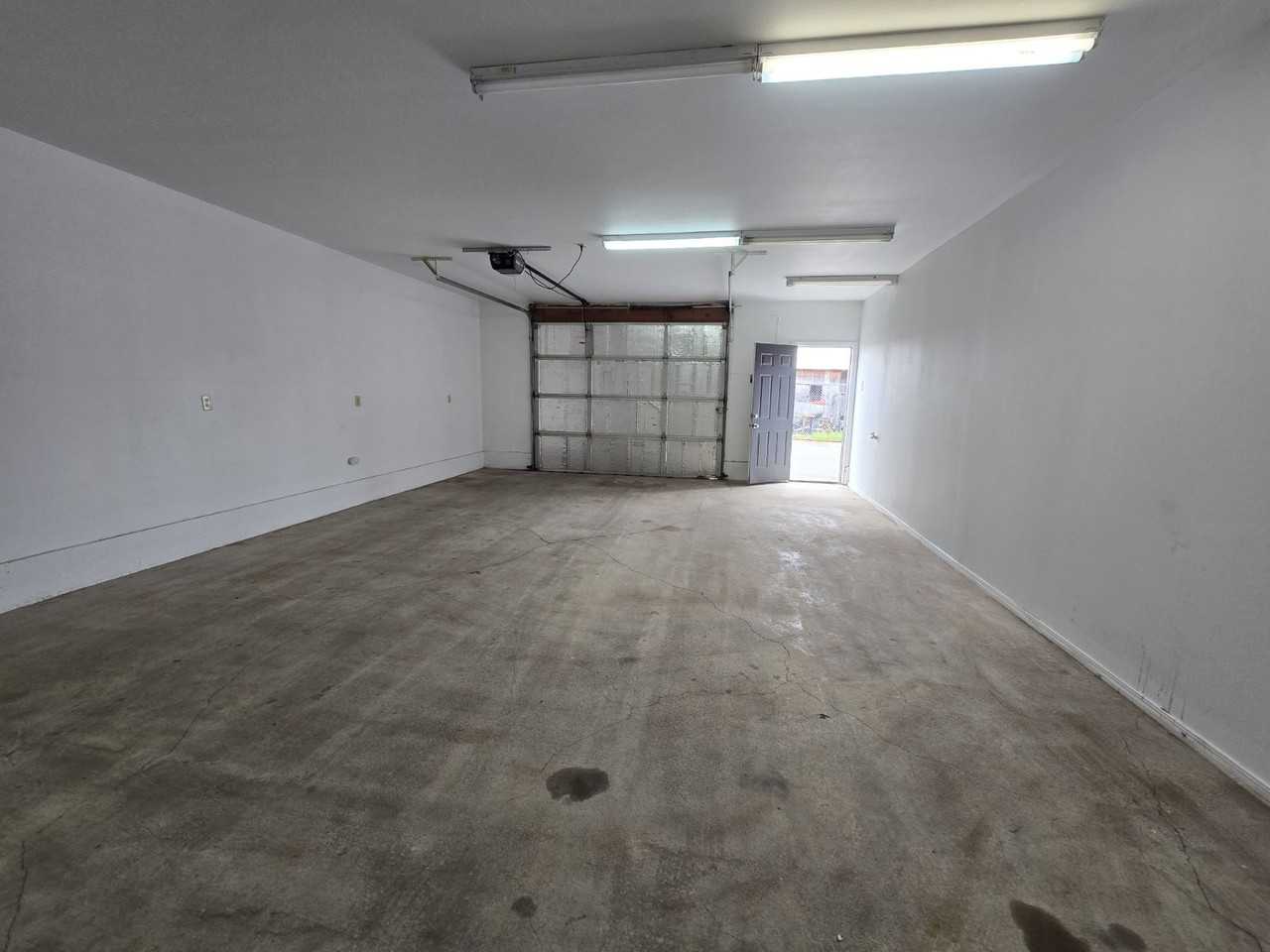 2037 Ne Stephens St - Photo 7 of 23