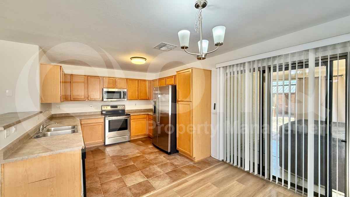 21426 N Duncan Dr - Photo 3 of 28