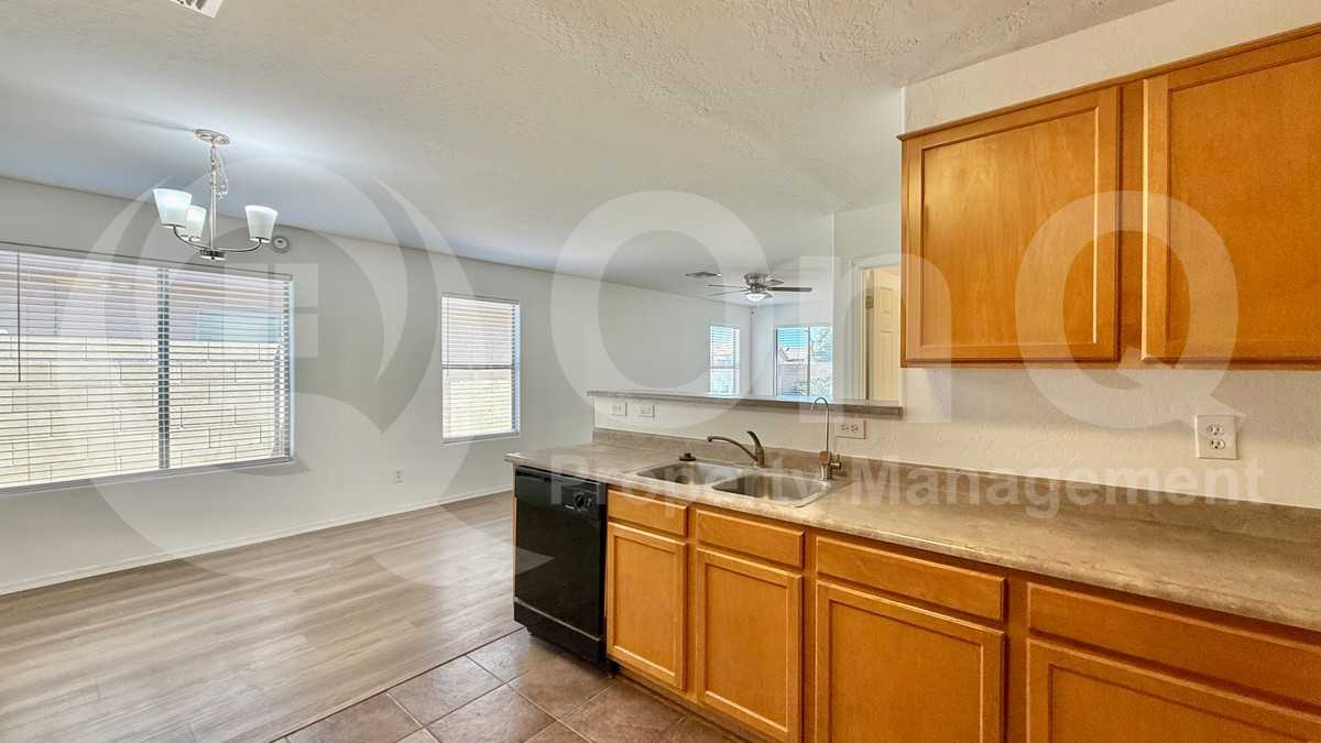 21426 N Duncan Dr - Photo 5 of 28