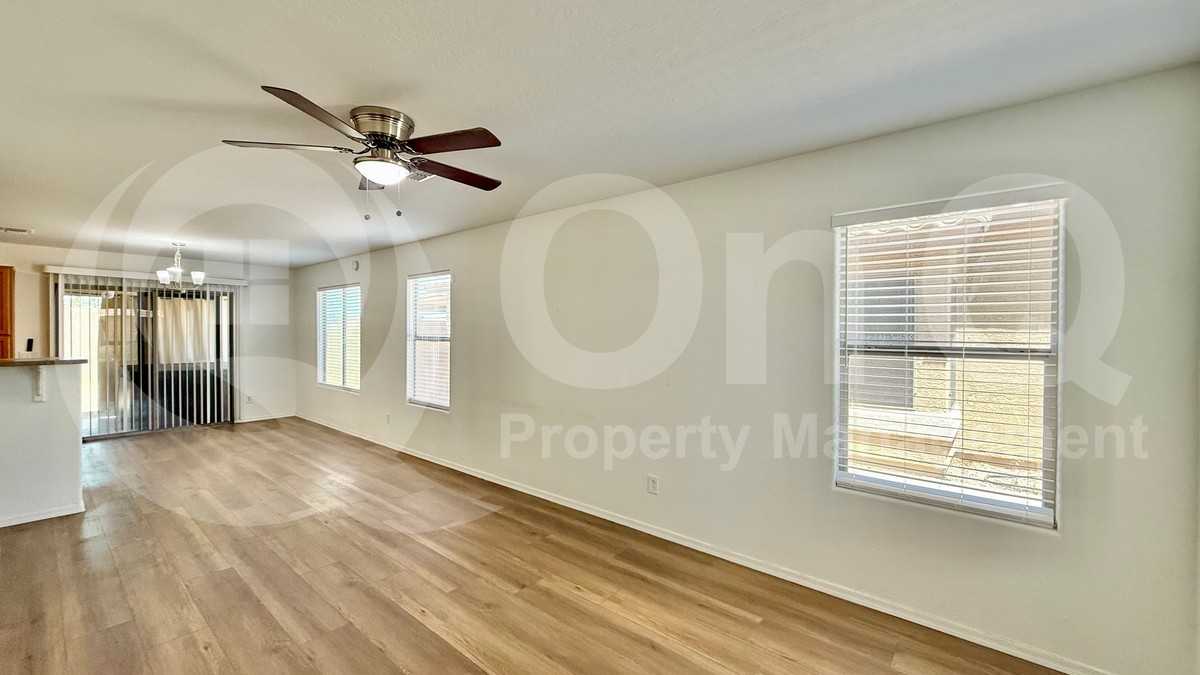 21426 N Duncan Dr - Photo 7 of 28