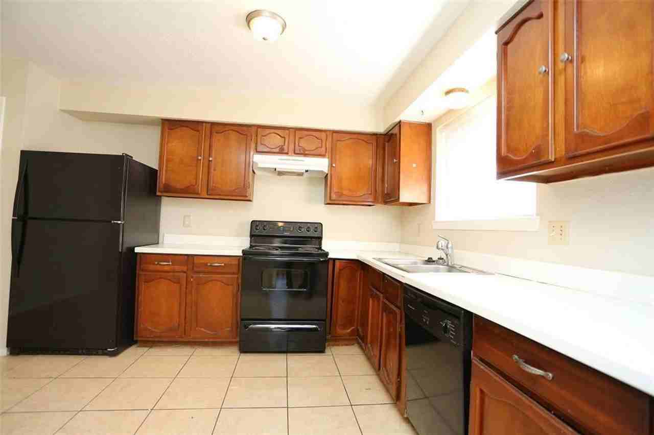 17510 Heritage Creek Ct - Photo 3 of 13