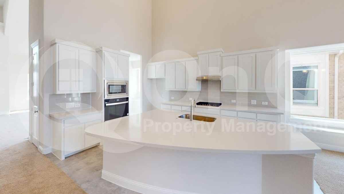 8407 Cornerstone Dr - Photo 2 of 25