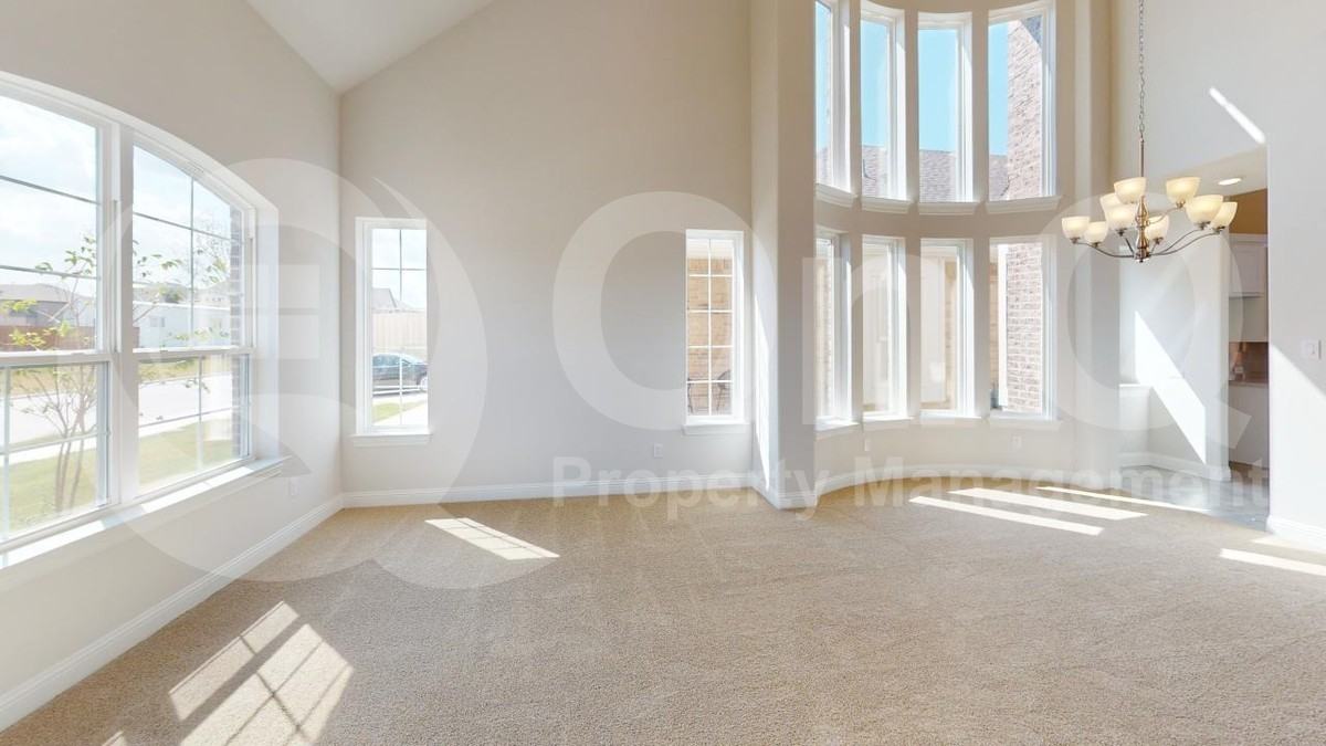 8407 Cornerstone Dr - Photo 4 of 25