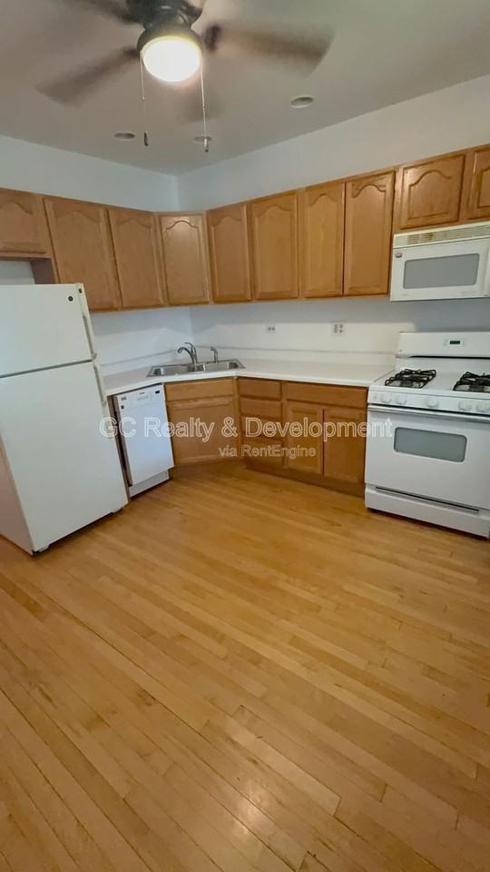 2926 N Avers Ave #1 - Photo 2 of 11