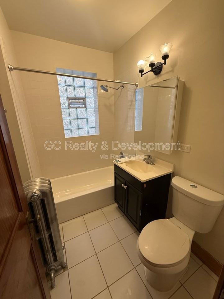 2926 N Avers Ave #1 - Photo 6 of 11