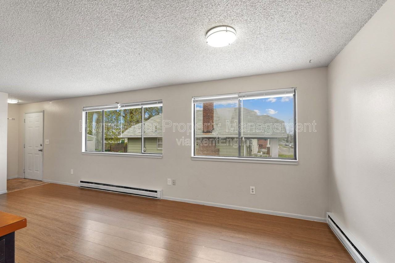 911 E Bridgeport Ave #A - Photo 4 of 15