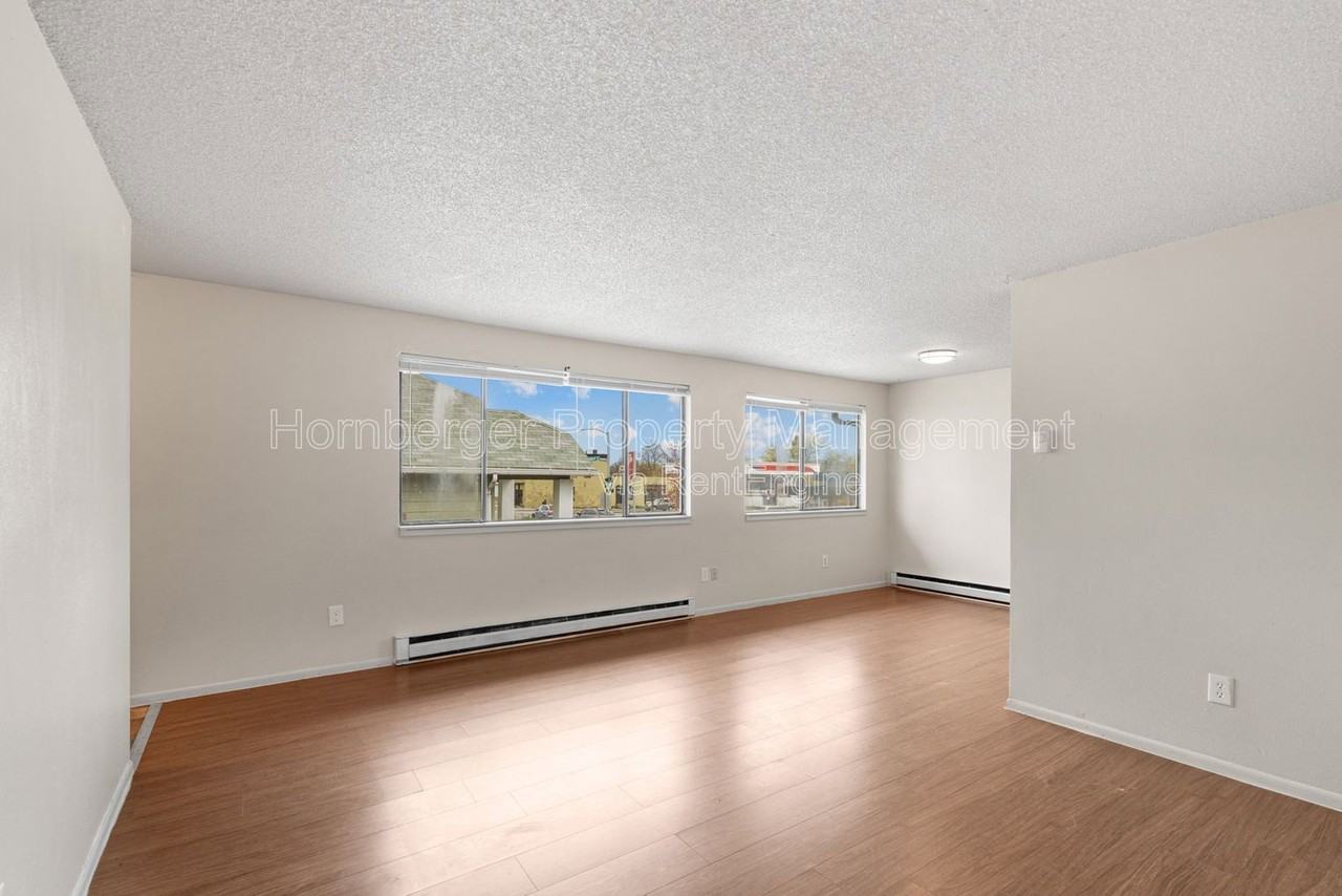 911 E Bridgeport Ave #A - Photo 5 of 15