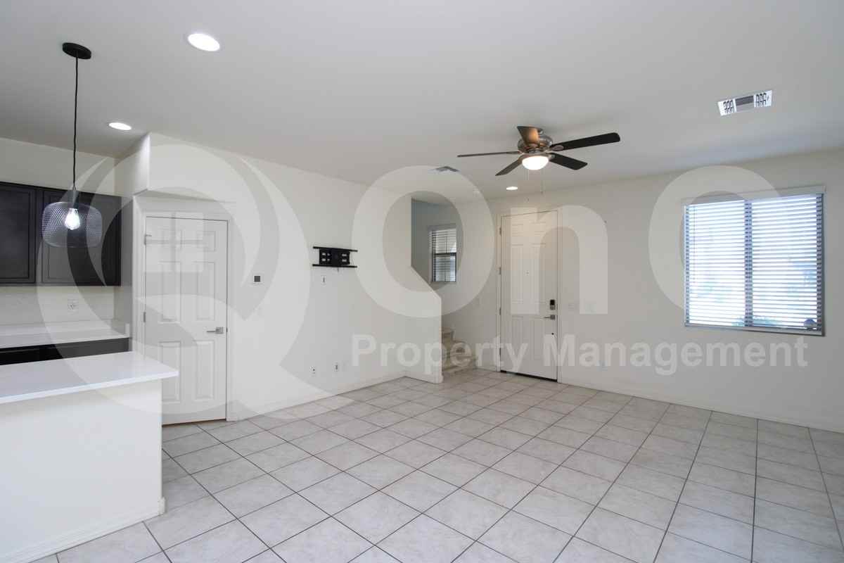 8223 E Inverness Ave - Photo 5 of 19